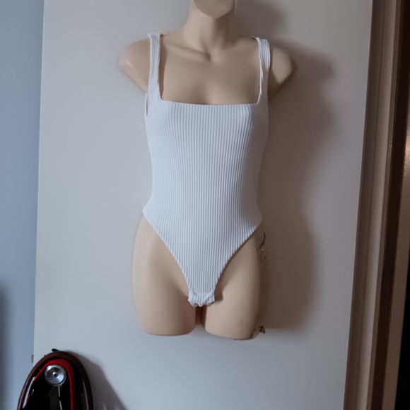 GAUGE81 Stretched Ribbed Square Neck White Bodysuit XS - Picture 4 of 8